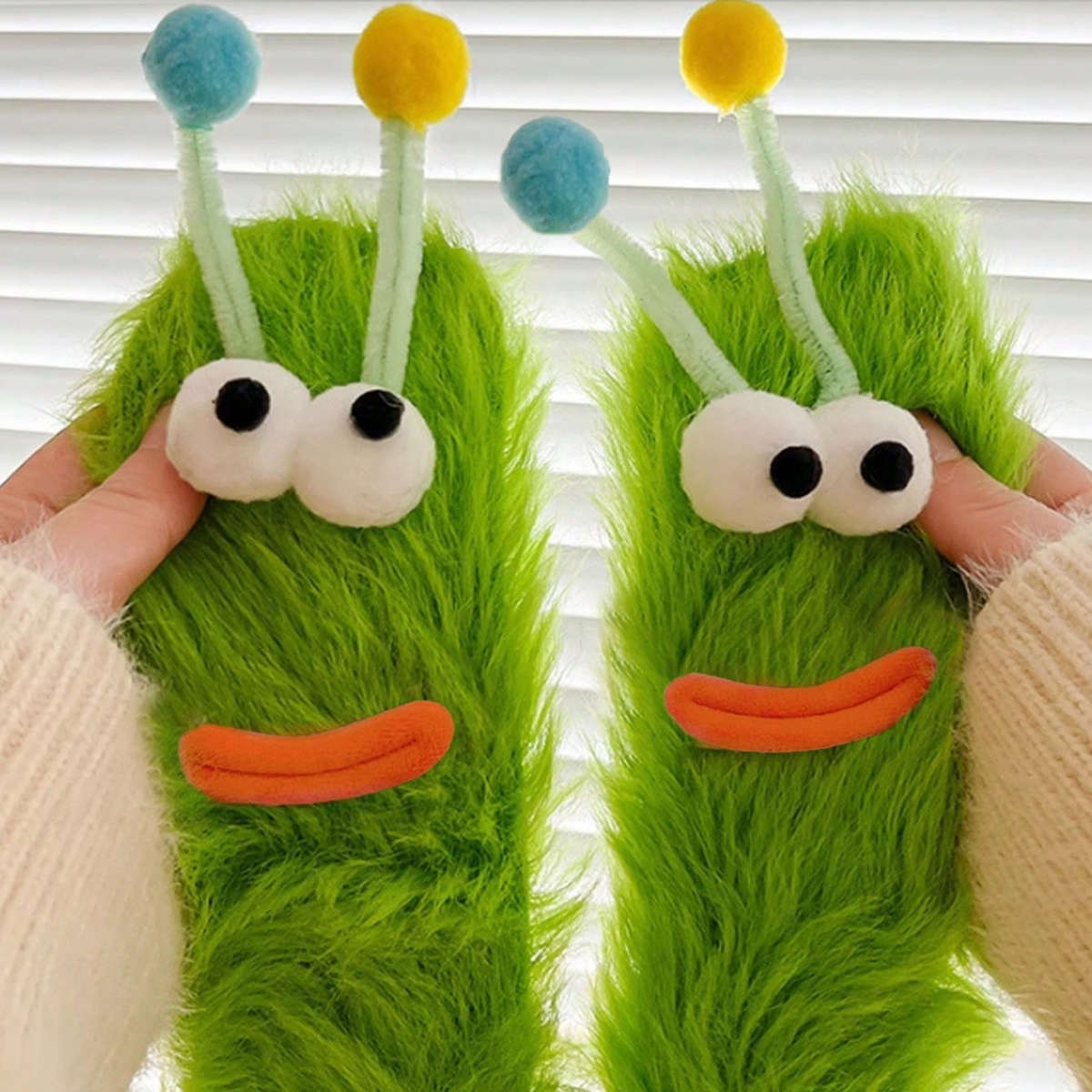 1 Pair   ONE SIZE Socks