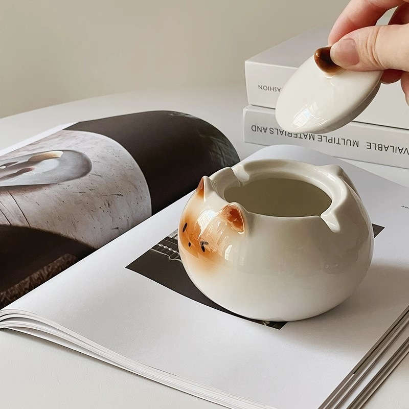1pc One cute and interesting cat-shaped creative ceramic ashtray suitable for home living room off