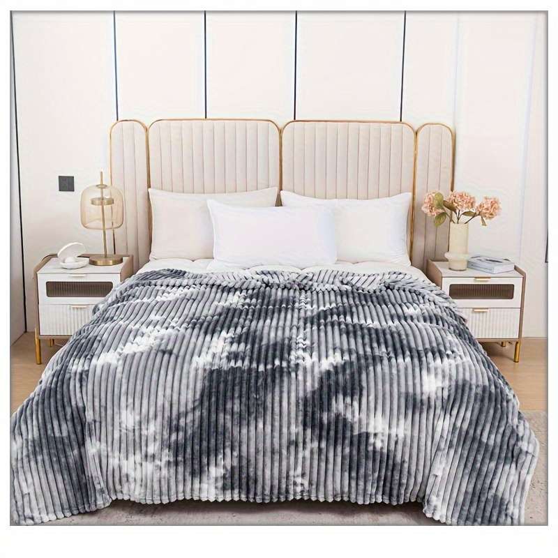 1ps Blanket Color Grey size 180CM x200CM  70.87 INCHES X 78.74 INCHES