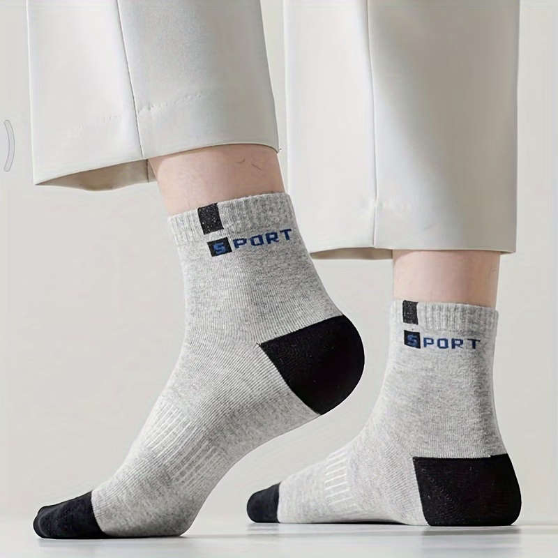 5 Pairs Of Breathable Socks For Men And Women
