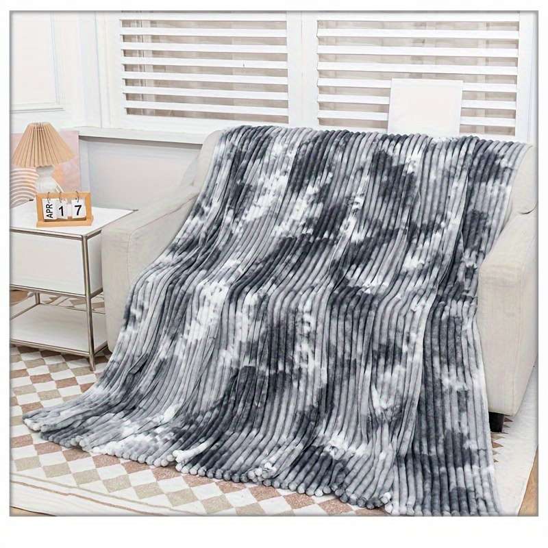 1ps Blanket Color Grey size 180CM x200CM  70.87 INCHES X 78.74 INCHES