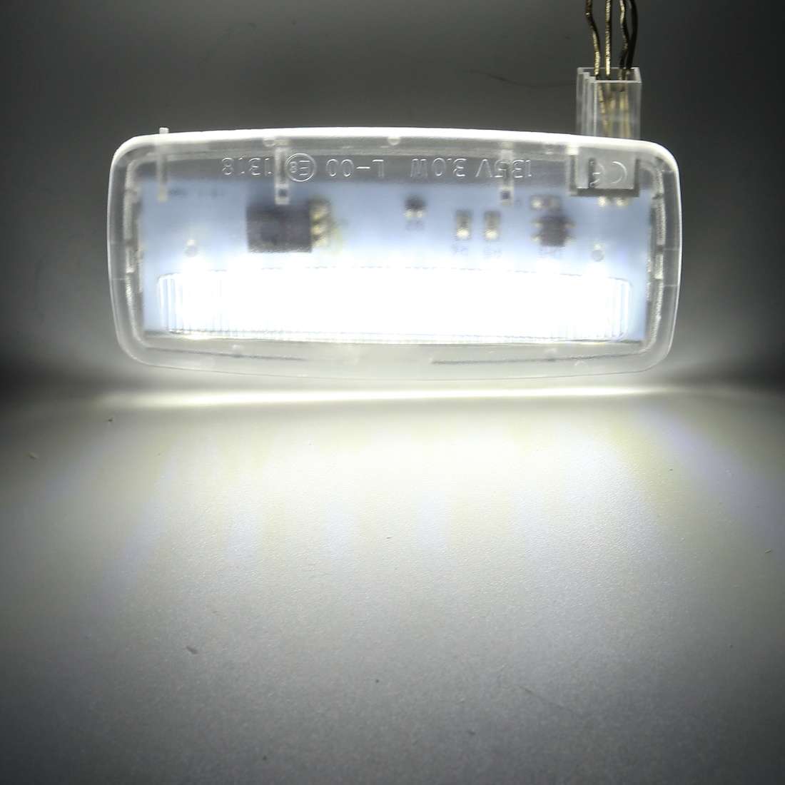 2 PCS Car DC12V / 1.5W / 6000K / 100LM LED Vanity Mirror Lamp Makeup Mirror Light with 18 SMD-3014 L