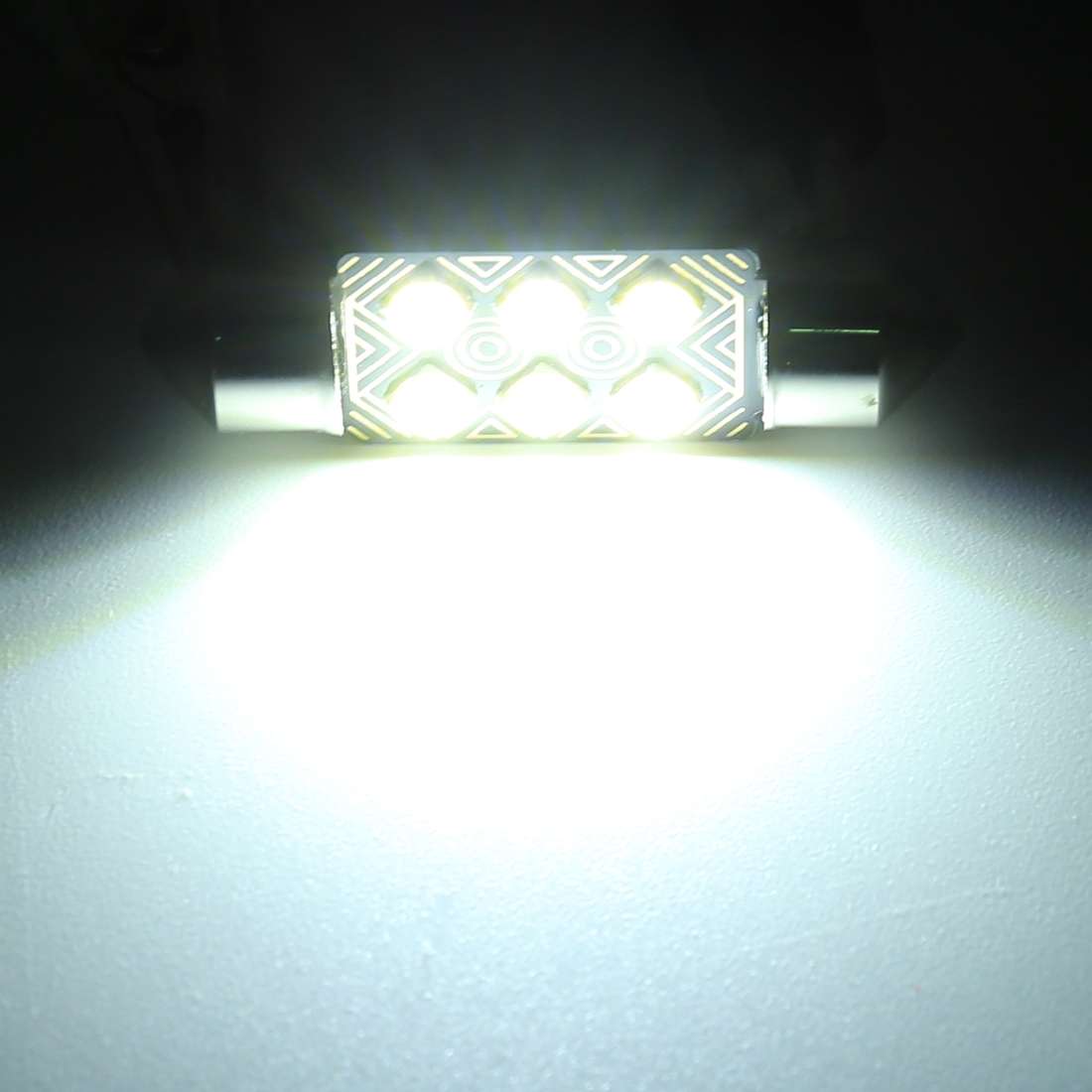 2 PCS 31mm DC12V / 1.5W / 6000K / 110LM 4LEDs SMD-3030 Car Reading Lamp Dome Light, with Decoder