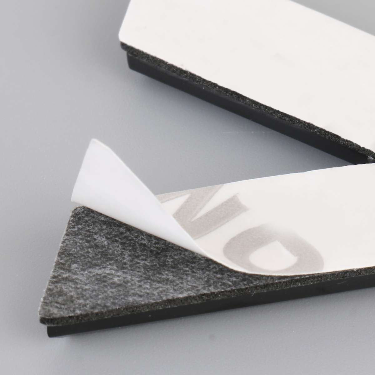 V6 Shape Car Metal Body Decorative Sticker (Black)