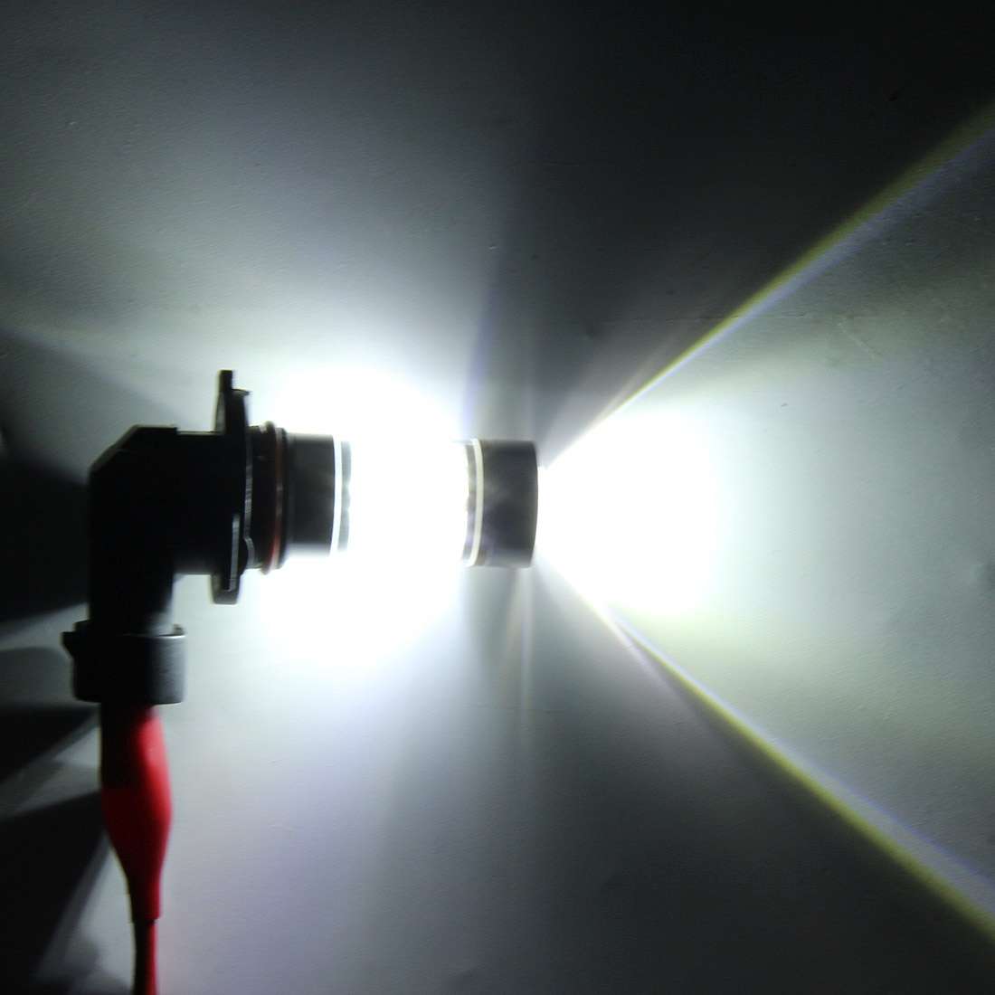 2 PCS 9006 350 LM 6000K 30W White Light 6 LED Car Fog Light Bulb, DC 12V