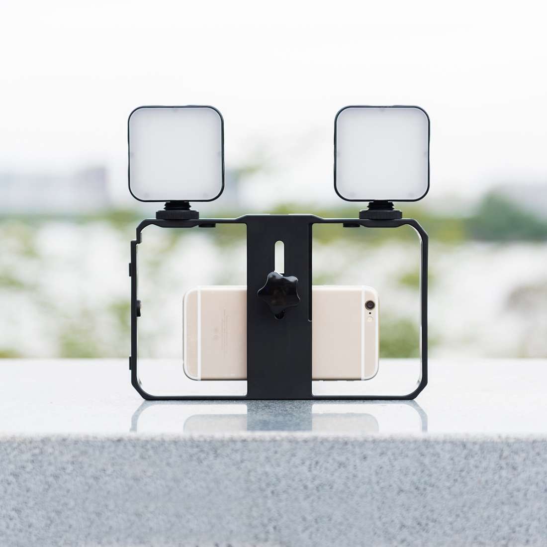YELANGU PC201 YLG1801A Vlogging Live Broadcast LED Selfie Light Smartphone Video Rig Handle Stabil