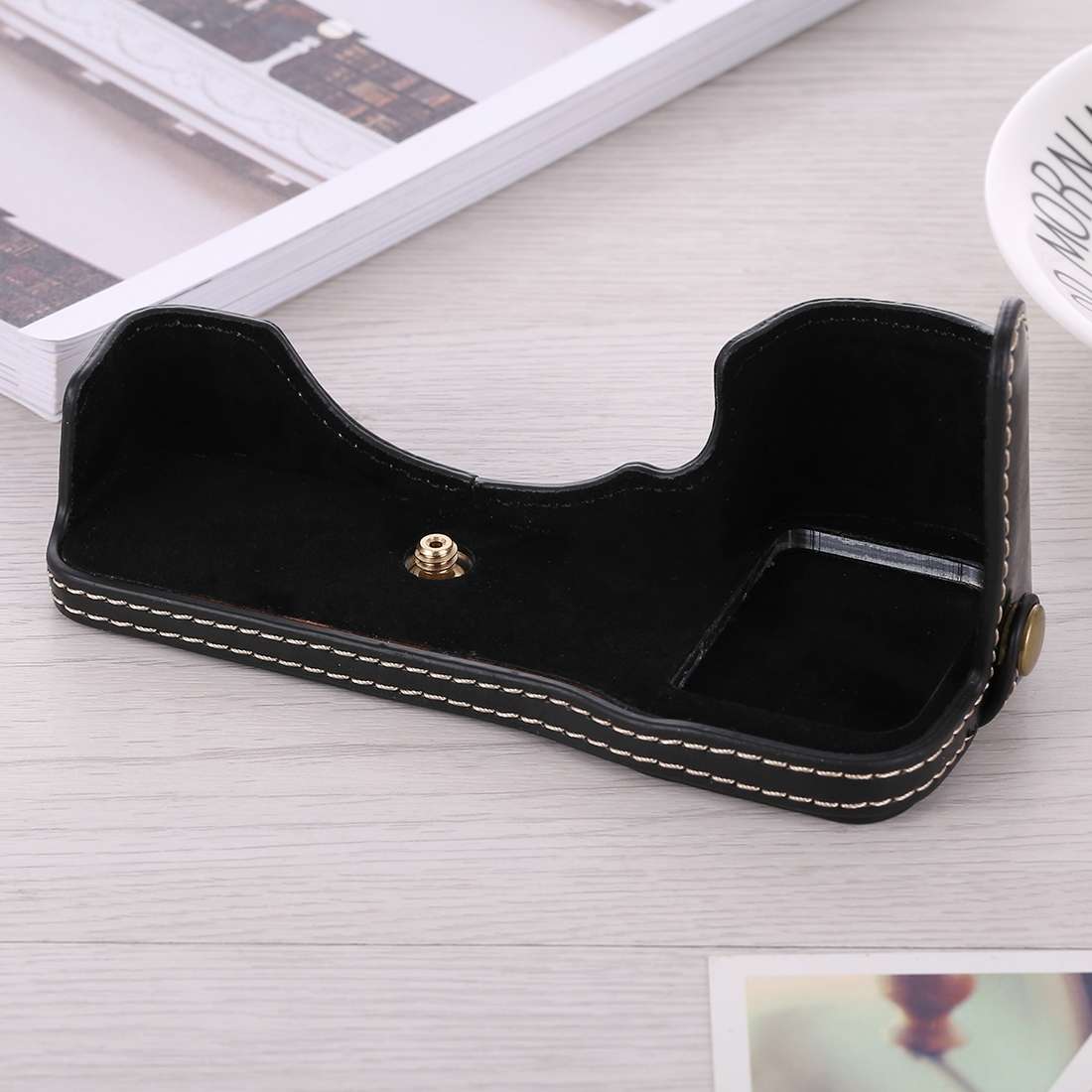 1/4 inch Thread PU Leather Camera Half Case Base for Sony ILCE-A9 / A9 / A7RIII(Black)