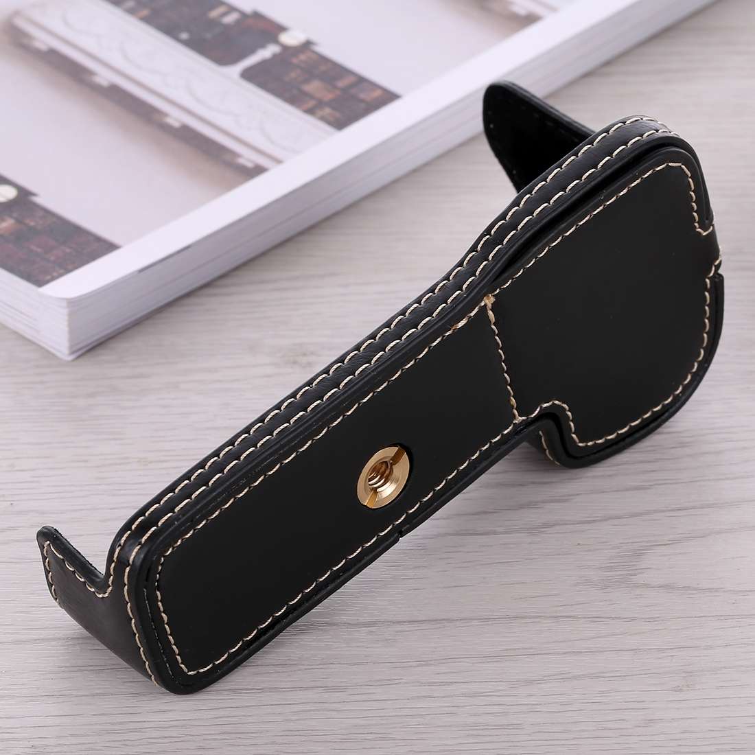 1/4 inch Thread PU Leather Camera Half Case Base for Sony ILCE-A9 / A9 / A7RIII(Black)