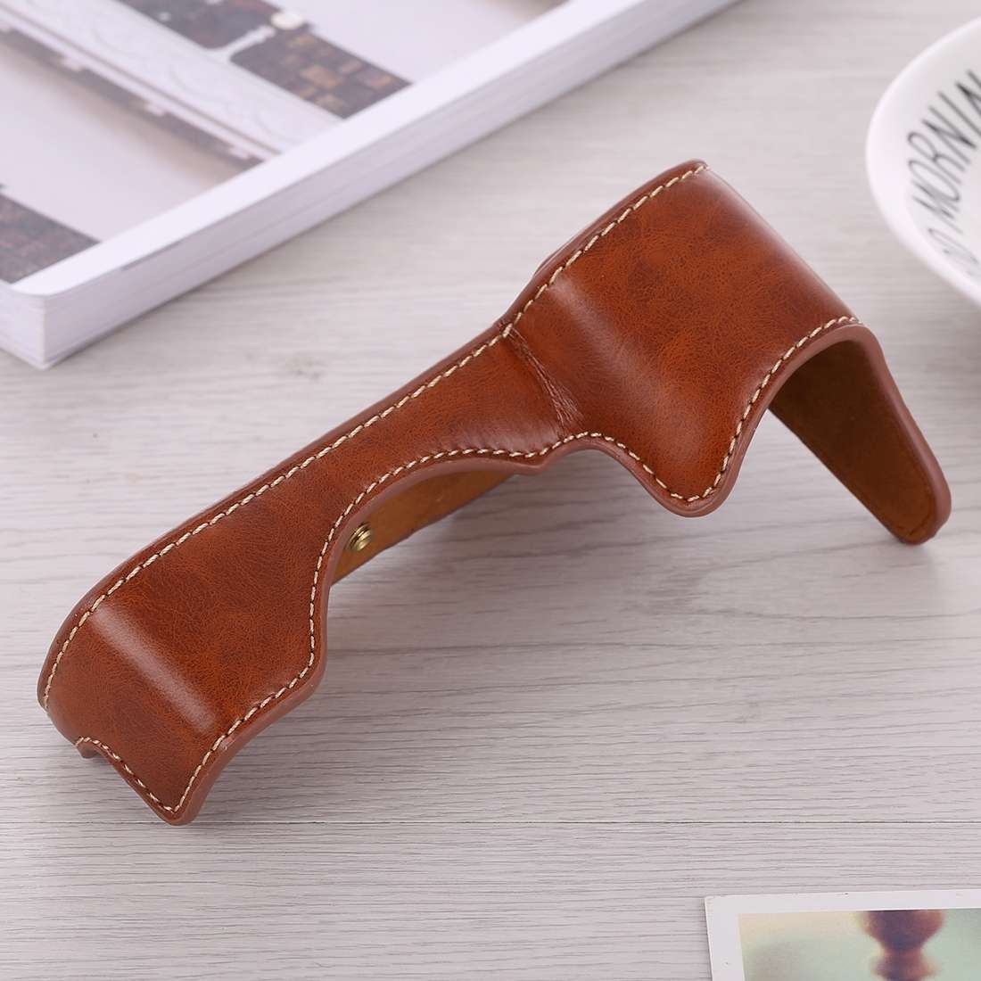 1/4 inch Thread PU Leather Camera Half Case Base for Sony ILCE-A9 / A9 / A7RIII(Brown)