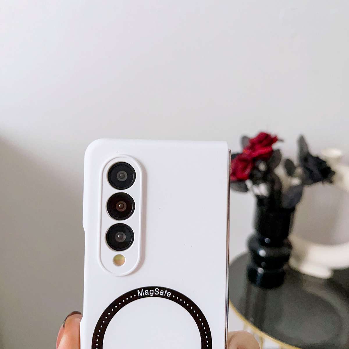 For Samsung Galaxy Z Fold4 Skin Feel MagSafe Magnetic Phone Case(White)