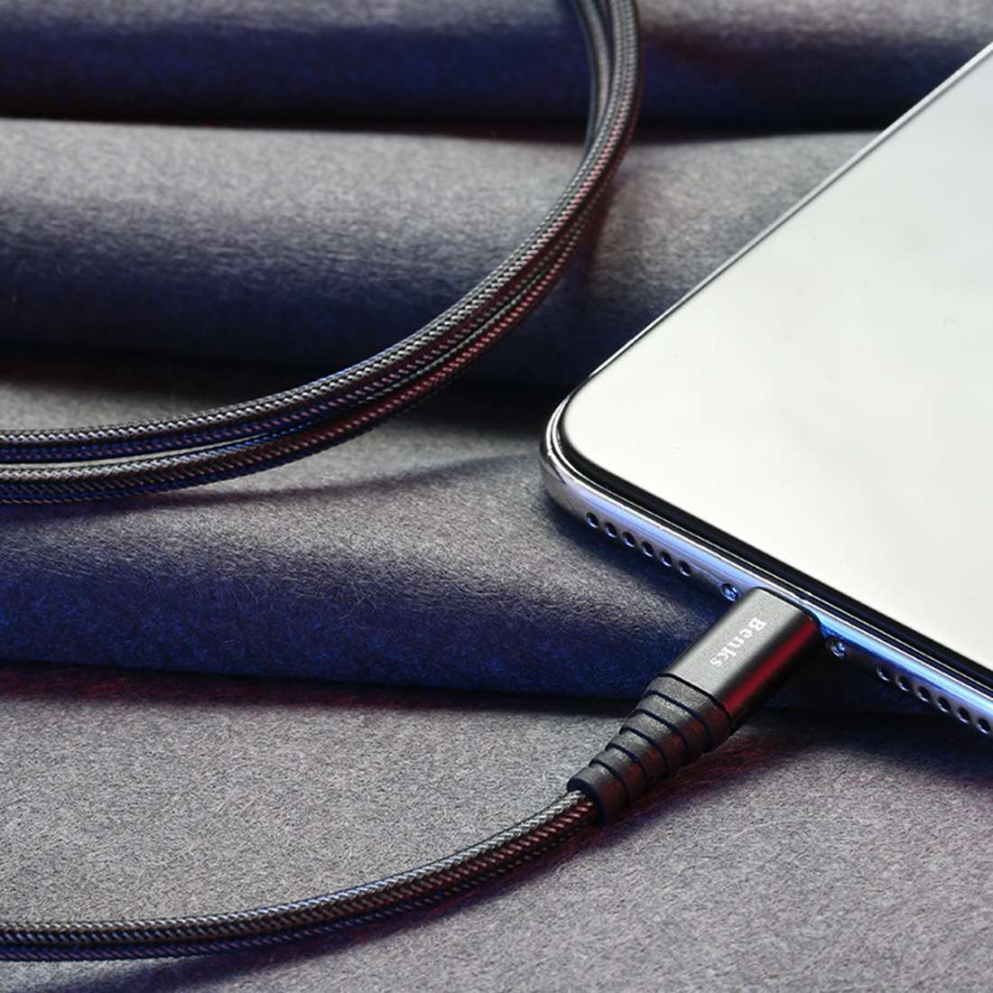 Benks M09 1.2m 2.4A Output MFi Certificated USB to 8 Pin Nylon Weave Data Sync Charge Cable
