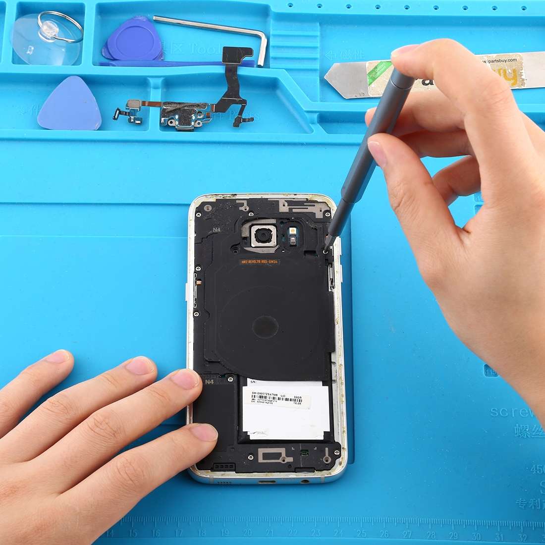 Screwdriver Disassembly Repairing Tool Kits for Cell Phone / Electronic Products(White)