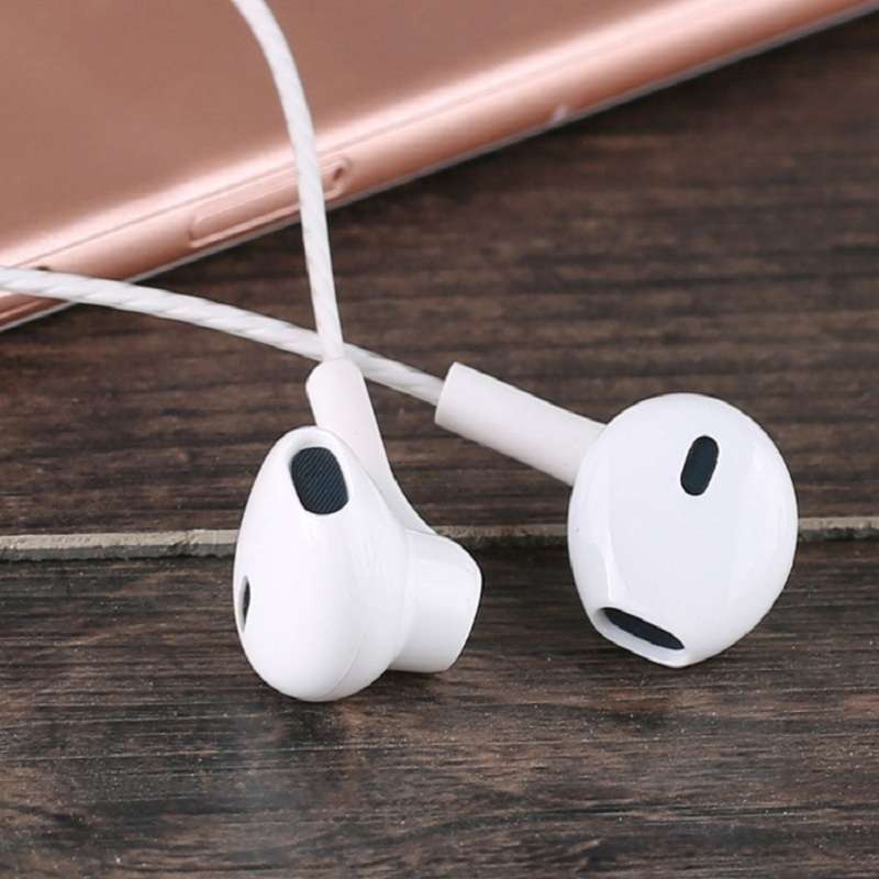 PTM P7 Stereo Wire-controlled Earphone with Microphone, Cable Length: 1.2m(Black)