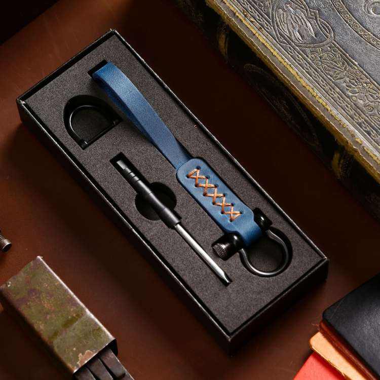 A001 Car Keychain Leather Long Key Rope(Crazy Horse Blue)