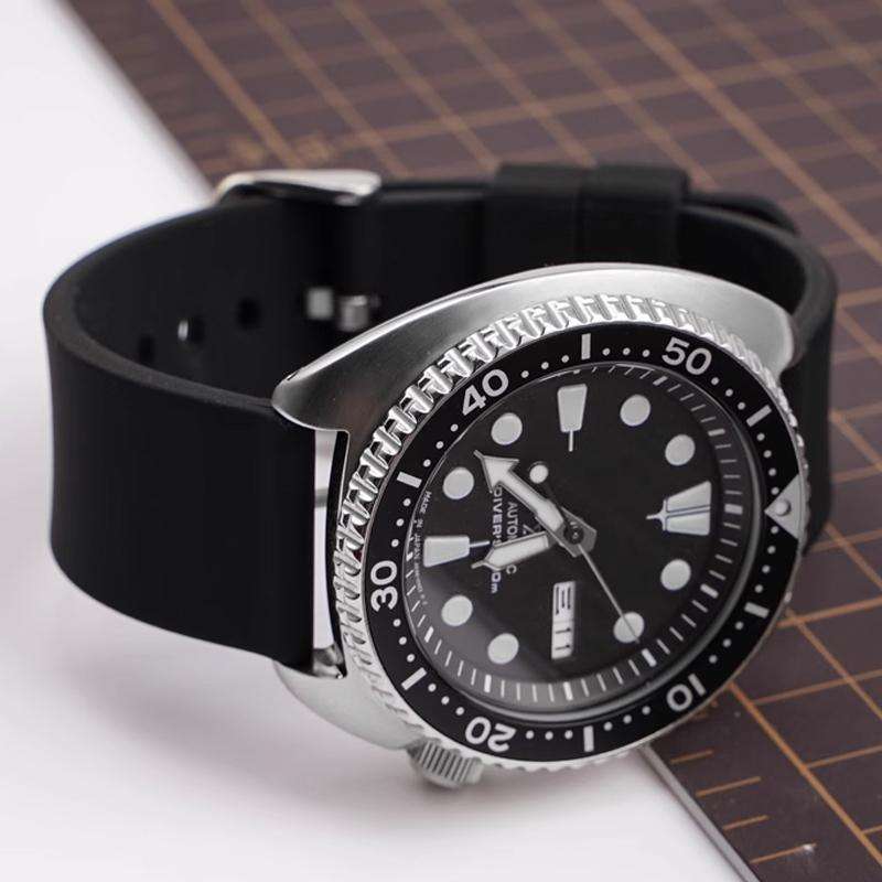 20mm Stainless Steel Silver Pin Buckle Solid Color Silicone Waterproof Watch Band(Yellow)