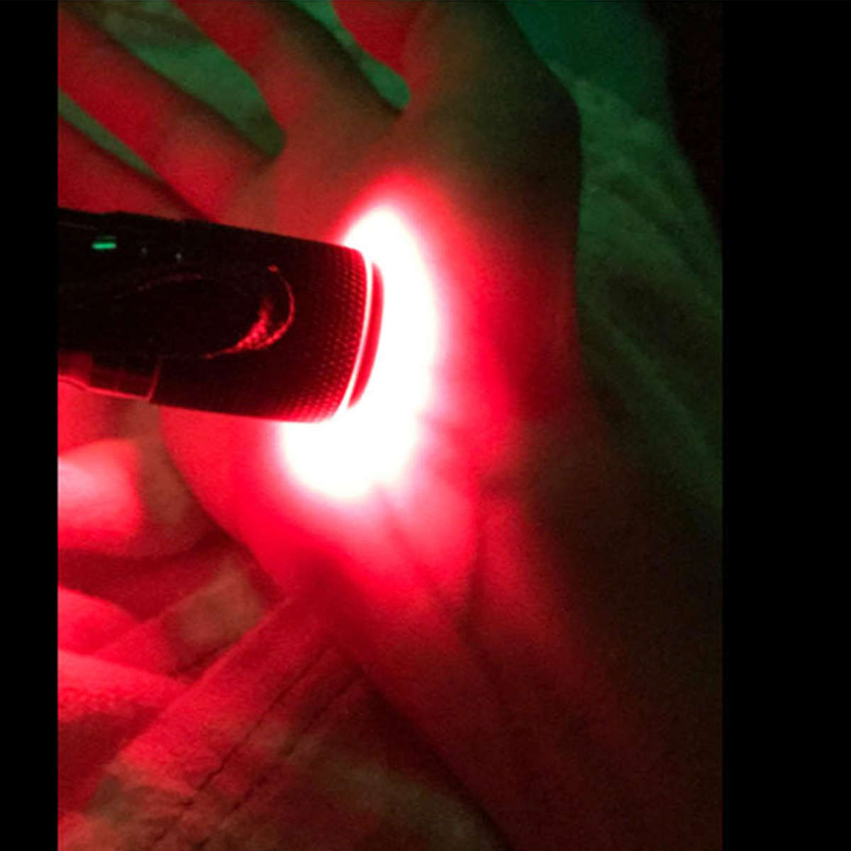 Professional Portable Red Light Pediatric Unit Clinicians Nurses IVs Vein Finder Vein Viewer