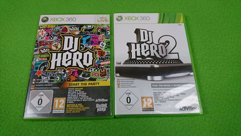 DJ Hero 1 & 2 + 2 Controllers (X360)