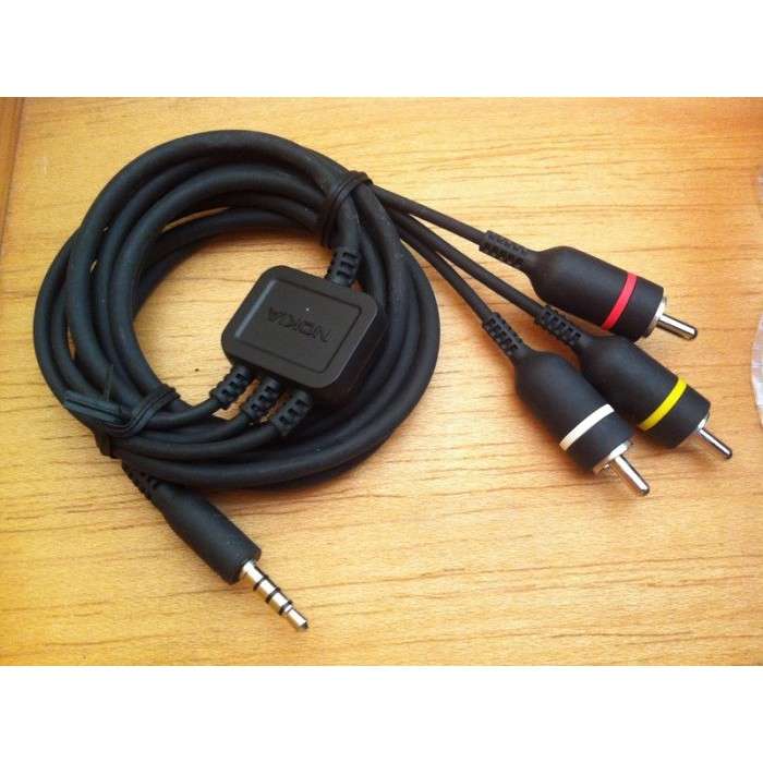 Box with Goodies (PC Games, Lens Kit, Cables, etc)