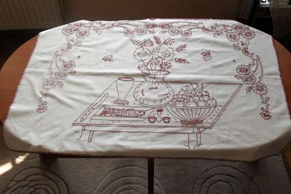 Vintage hand embroidered tablecloth, fringe 94 x 63 cm