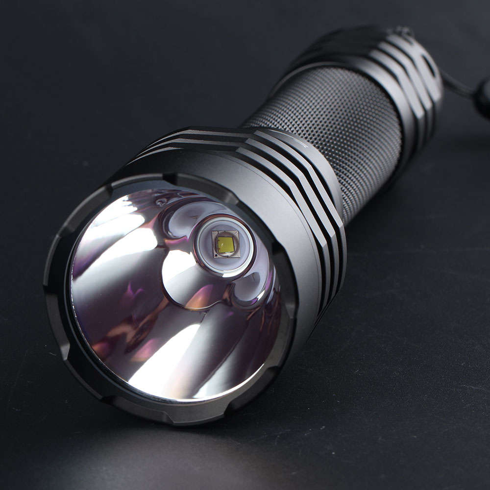 New Convoy M21A SST40 2300lm 6500K 21700 18650 Flashlight White Tint LED Torch