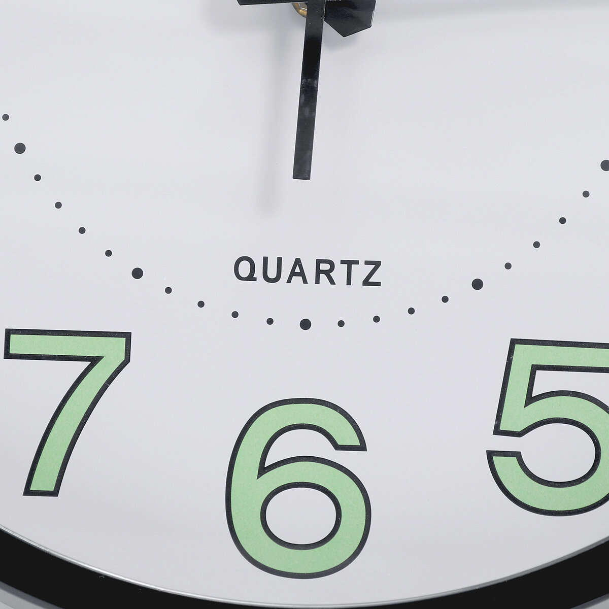 12Inch Wall Clock Silent Quartz Luminous Wall Night Clocks Black/White