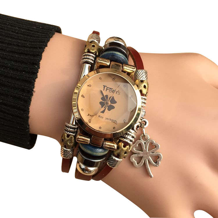B15 Vintage Four-Leaf Clover Dial Pendant Multi-Layer Adjustable Length Leather Strap Women Quartz W