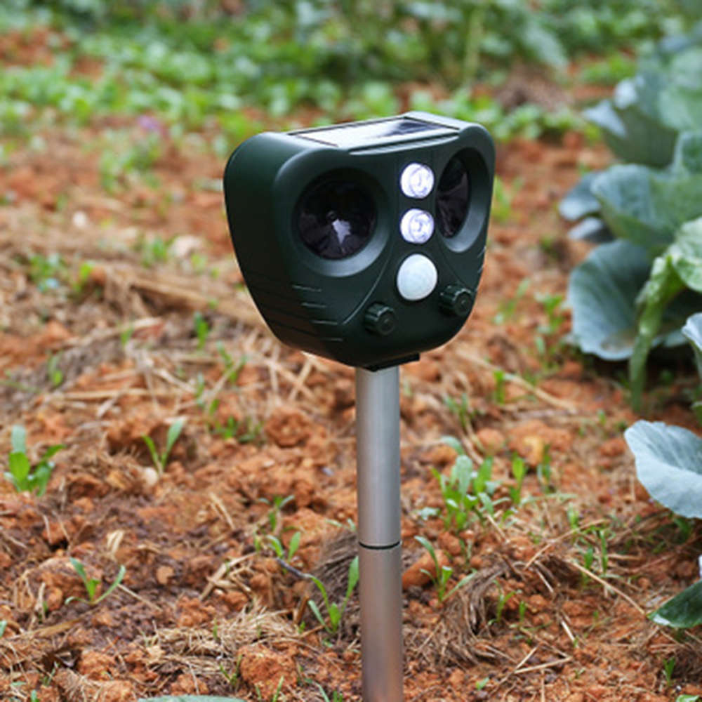 Solar Powered Ultrasonic Animal Repeller PIR Sensor Animal Cats Dog Repellent Frighten Animals Fo...