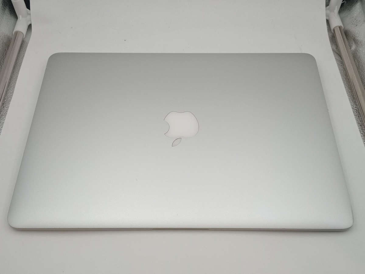 Apple MacBook Air 13-Inch, A1466 2017 i5 Dual Core