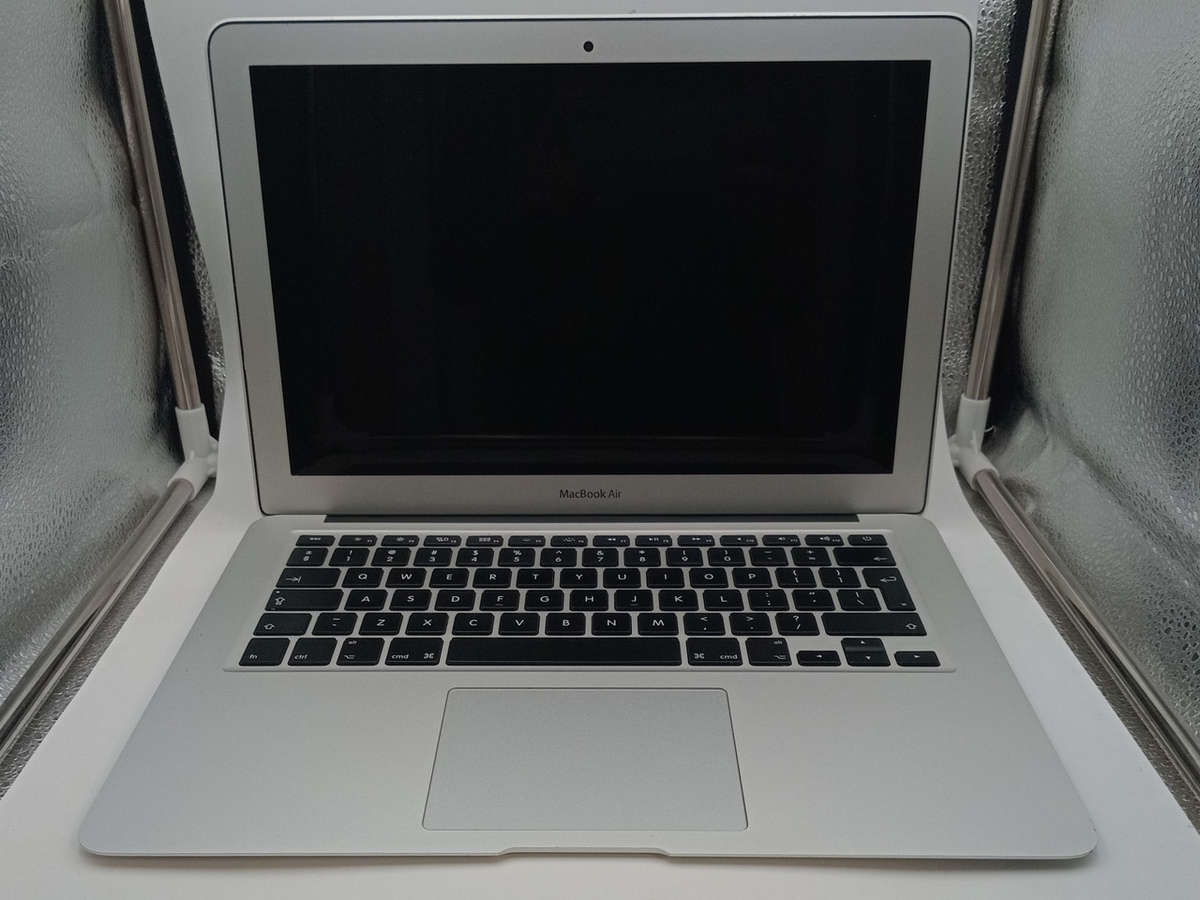 Apple MacBook Air 13-Inch, A1466 2017 i5 Dual Core