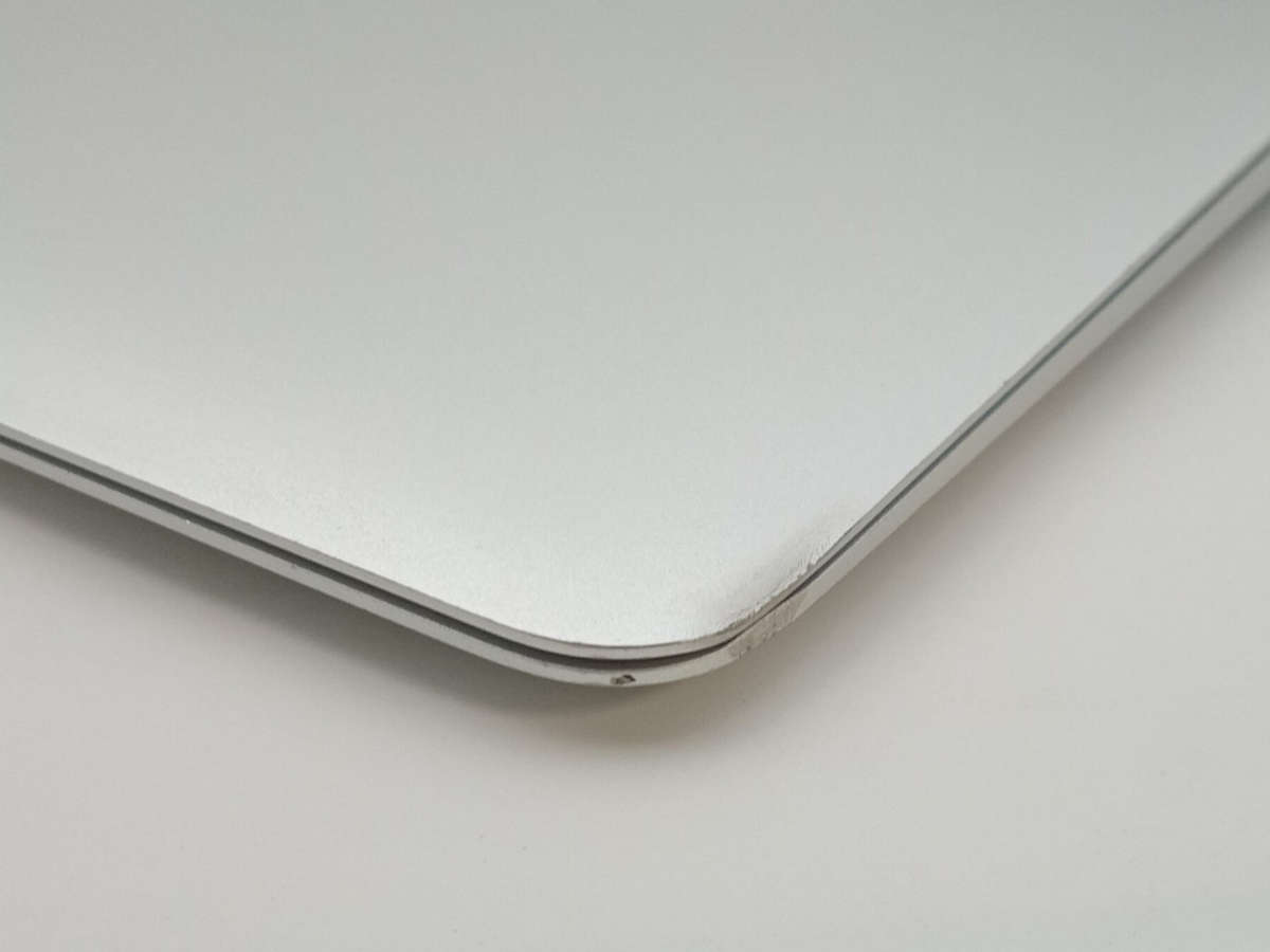 Apple MacBook Air 13-Inch, A1466 2017 i5 Dual Core