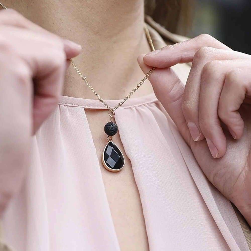 Killer Deals Aromatherapy Essential Oil Diffuser Onyx Glass Bead Necklace
