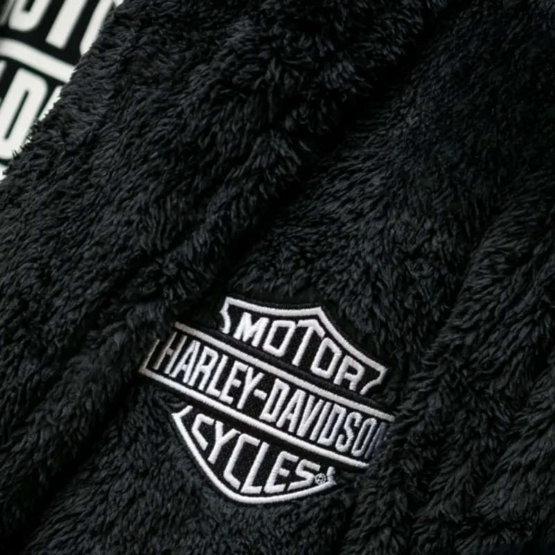 Bar & Shield Robe - M