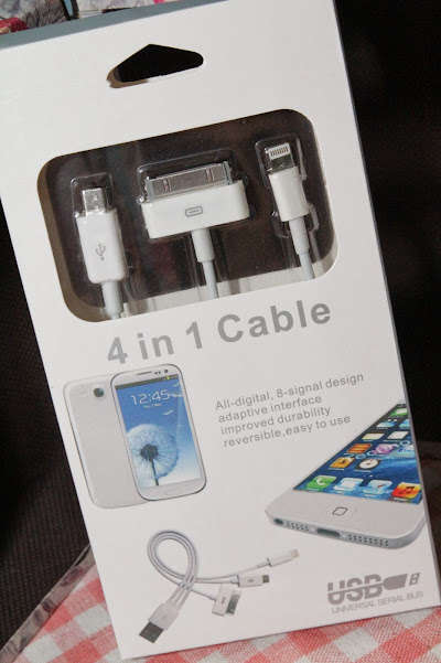 4-in-1 Charge and Sync Cable (Apple, Galaxy Tab, Micro USB) - White