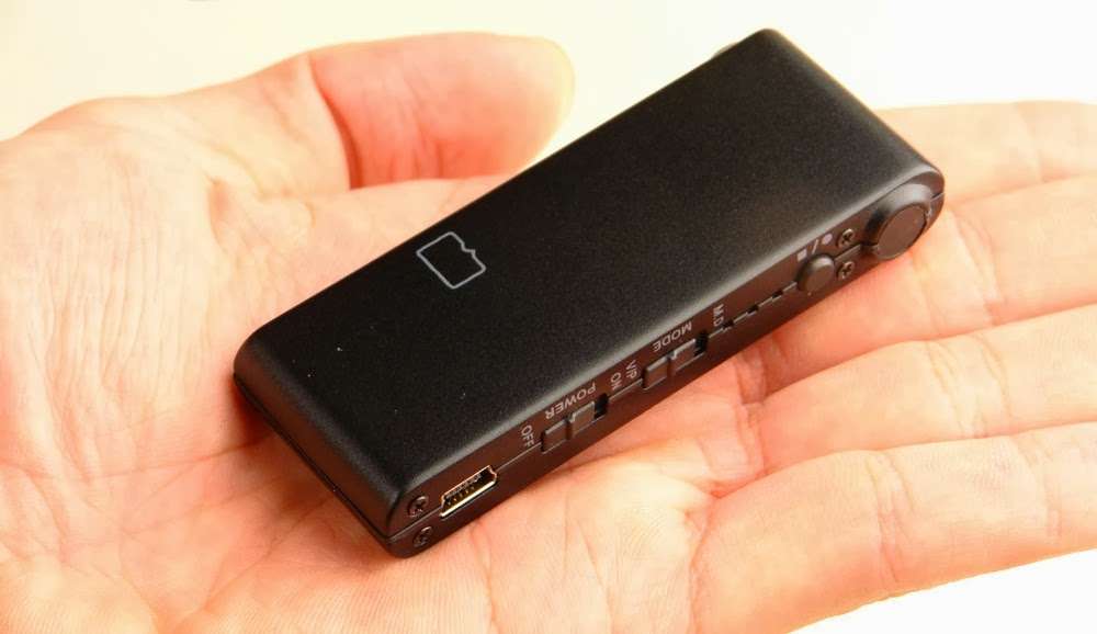 Mini DV motion Detection Video Camera with Cradle! Small, Compact & Portable! 4 Hours on 1 charge