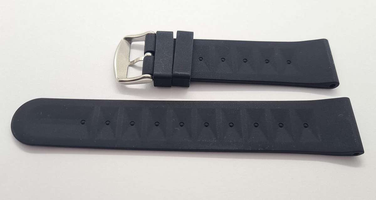 22mm Silicone Waffle Strap Black