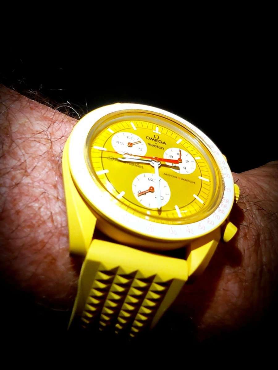 20mm Rubber Waffle Strap Yellow