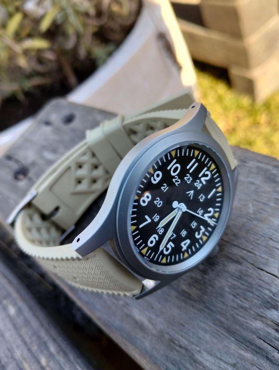 18mm Vintage Tropic Rubber Strap Beige