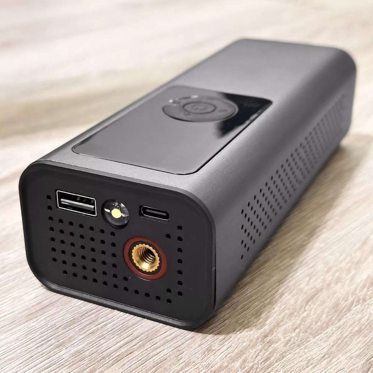 2000mAh Portable 150 Psi Cordless Tire Inflator Air Compressor with Built in Led Light