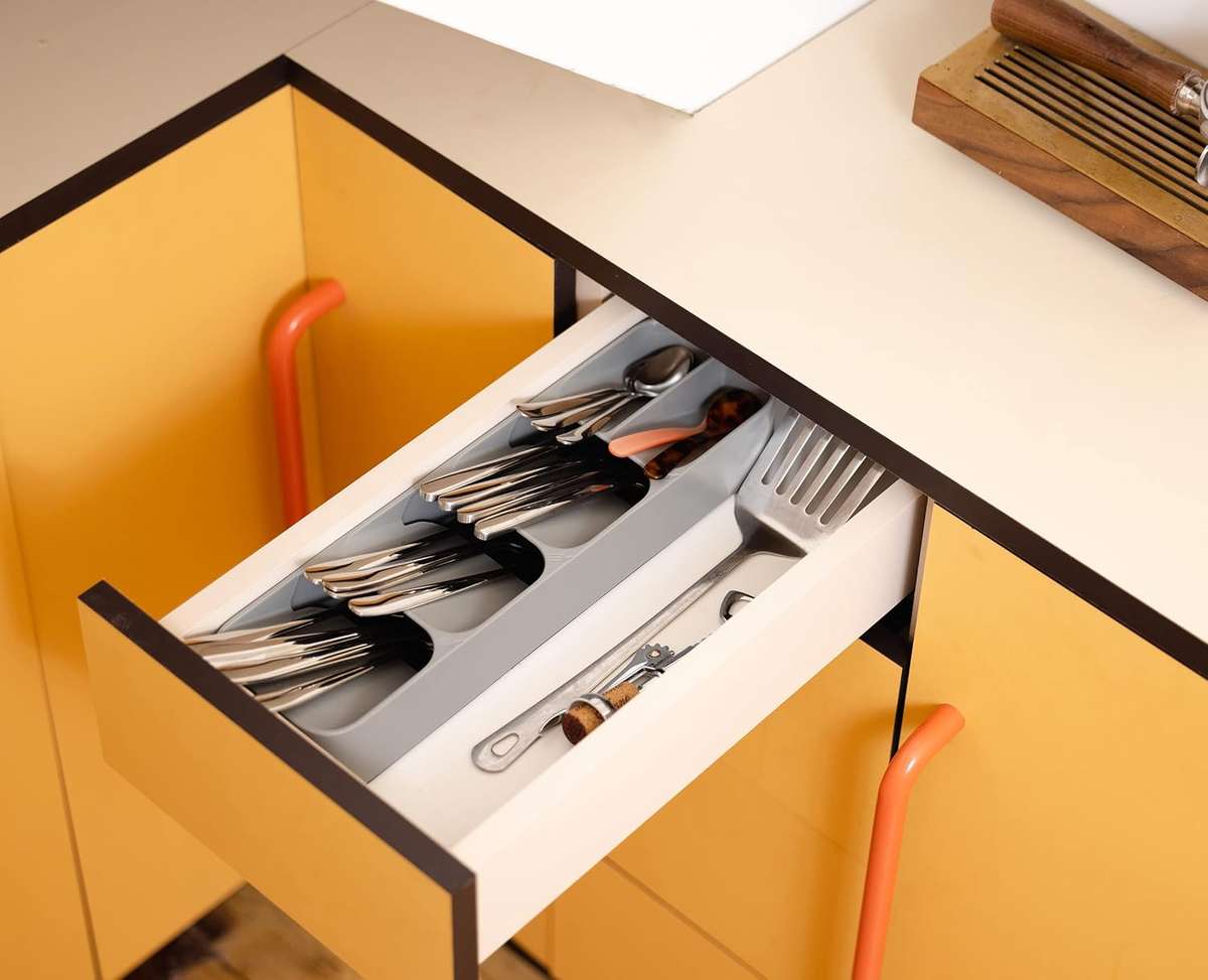 Compact Cutlery Organizer