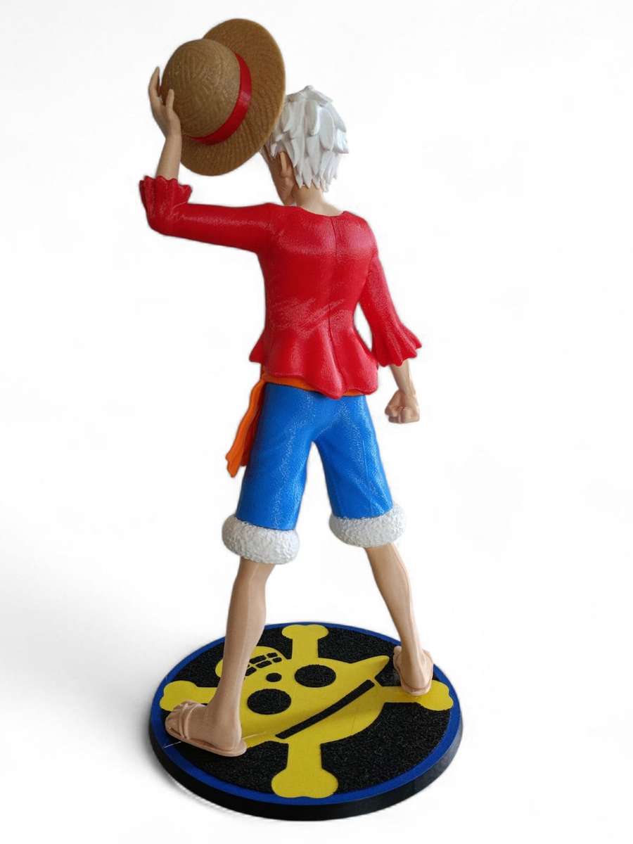 Monkey D. Luffy Figurine  Straw Hat Edition