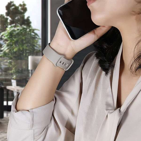 Fitbit Versa 3/4 & Sense Silicone Strap - Grey