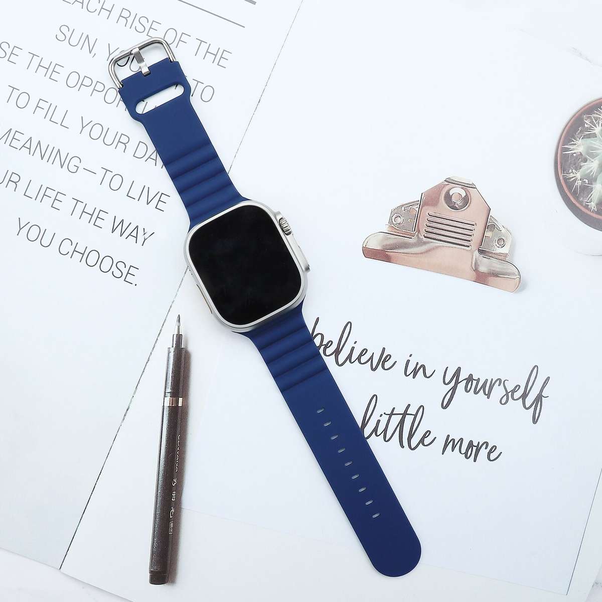 Apple Watch Weave Pattern Silicone Strap - Royal Blue