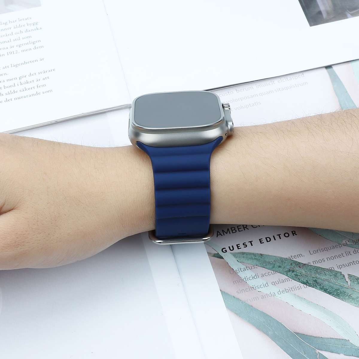 Apple Watch Weave Pattern Silicone Strap - Royal Blue