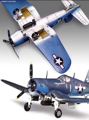 Academy F4U-1 Corsair Model Kit (1:72)