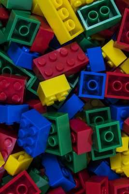 Bricks & Pieces - Primary Colour Bricks (1kg)