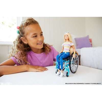 Barbie Fashionista Wheelchair Doll (With Accessories)(Blonde Hair)