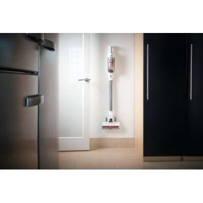 Black & Decker 18V 2-in-1 Stick Vacuum with Integral 1.5Ah Battery