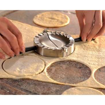 Gefu Ravioli/Pasta Case Maker (Round)