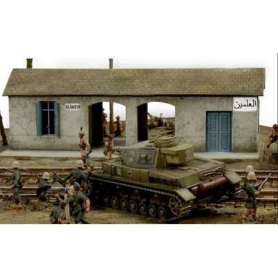 Italeri WWII Battleset - El Alamein The Railway Station (1:72)