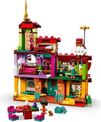 LEGO Disney Encanto The Madrigal House (587 Pieces)